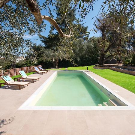Spyrelia Villa With Private Pool & Outdoor Hot Tub Dassia  Bagian luar foto
