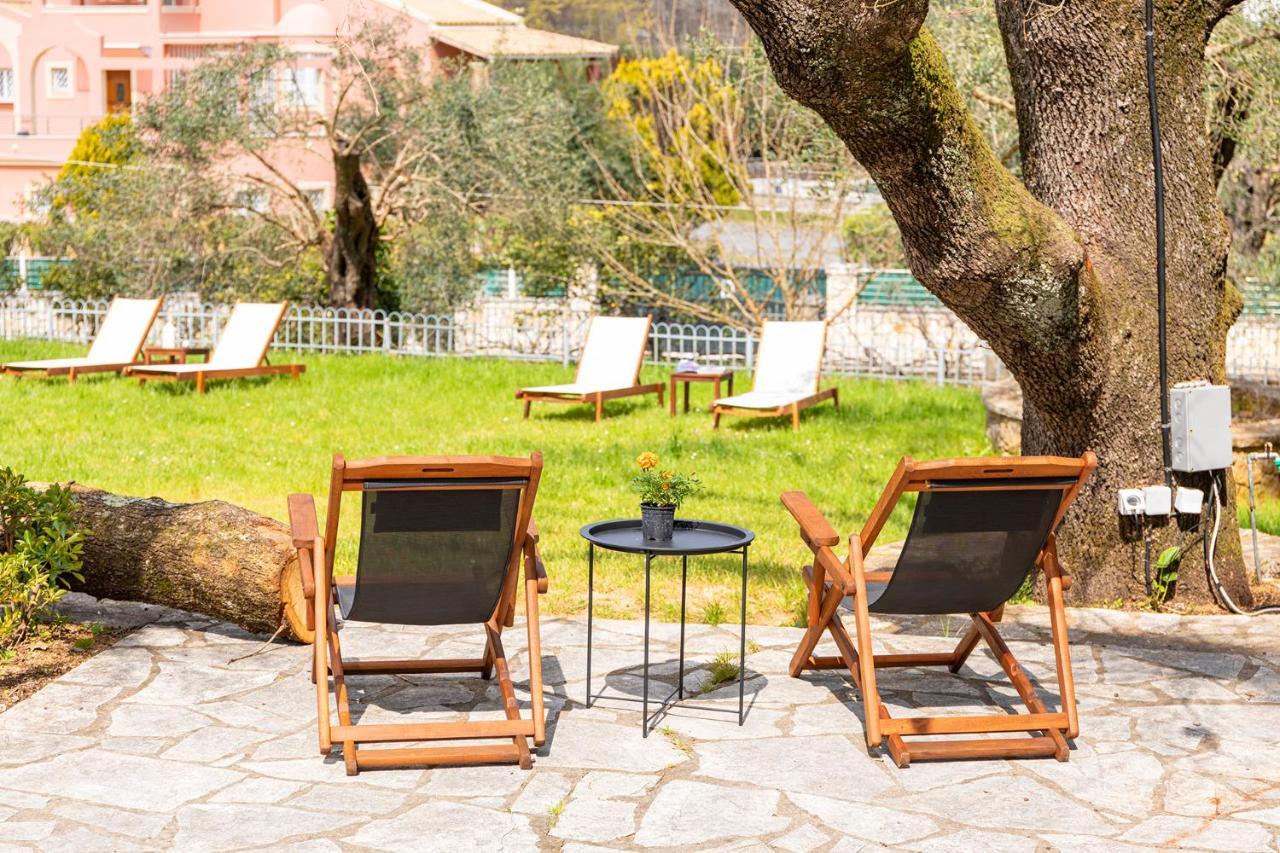 Spyrelia Villa With Private Pool & Outdoor Hot Tub Dassia  Bagian luar foto