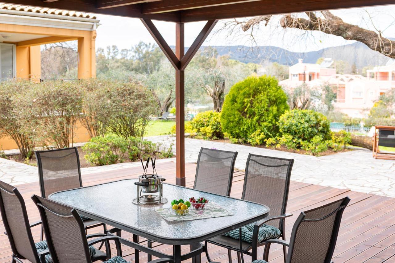 Spyrelia Villa With Private Pool & Outdoor Hot Tub Dassia  Bagian luar foto