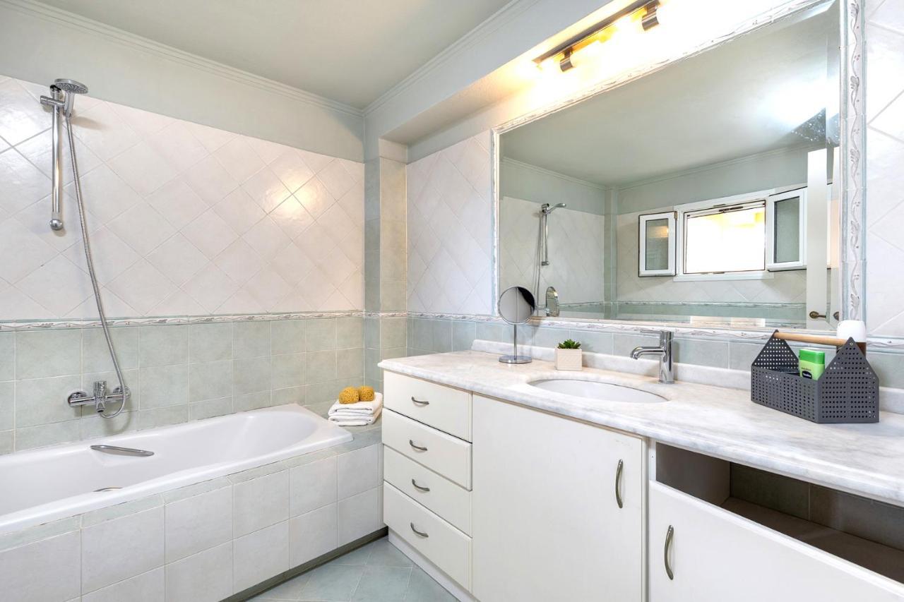 Spyrelia Villa With Private Pool & Outdoor Hot Tub Dassia  Bagian luar foto