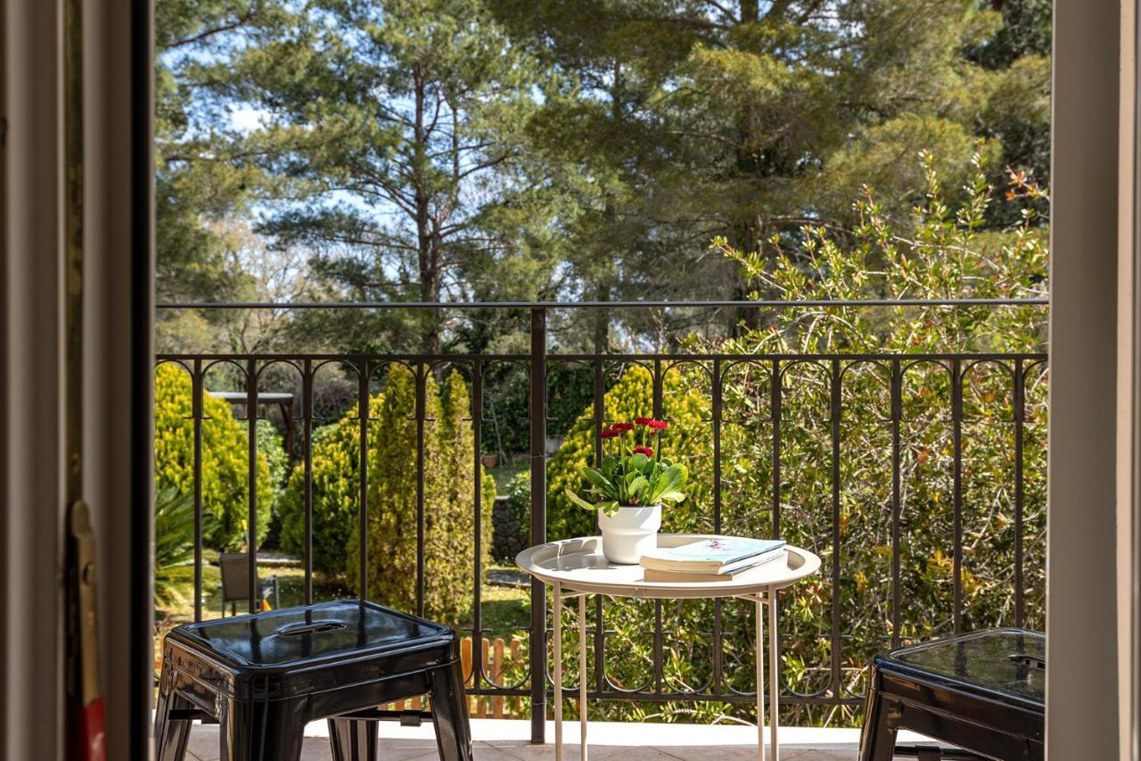 Spyrelia Villa With Private Pool & Outdoor Hot Tub Dassia  Bagian luar foto