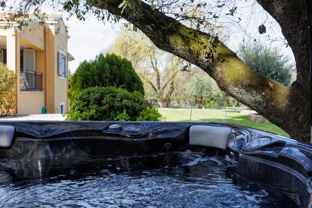 Spyrelia Villa With Private Pool & Outdoor Hot Tub Dassia  Bagian luar foto